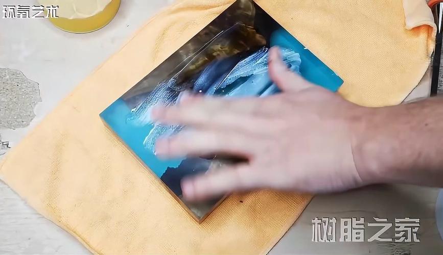 超简单易学DIY 环氧树脂与木材的完美结合加工，看完你学会了吗？树脂版加工全攻略